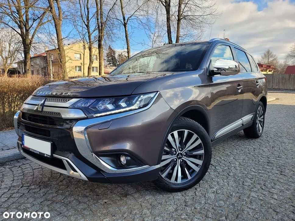 Mitsubishi Outlander 2.0 Intense + Navi 4WD CVT - 27