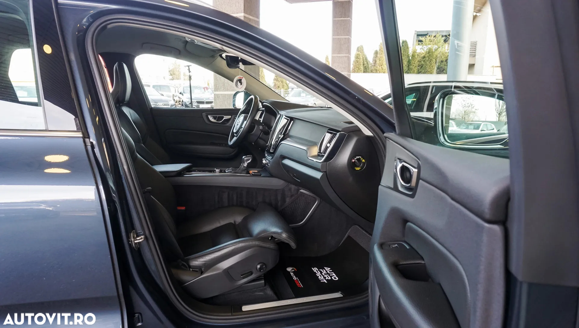 Volvo XC 60 T4 Geartronic Momentum - 23