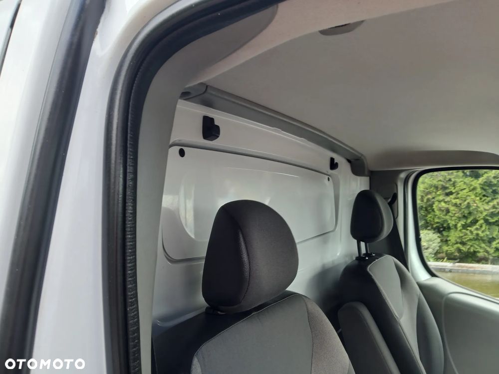 Renault TRAFIC - 8