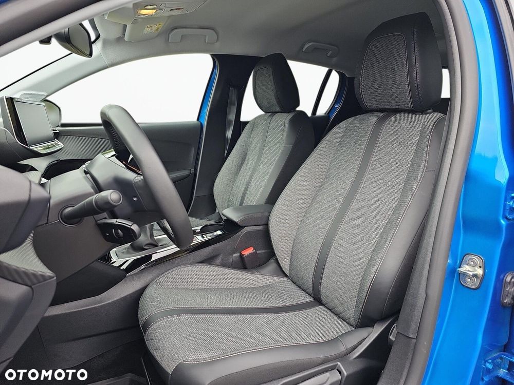 Peugeot 208 - 15