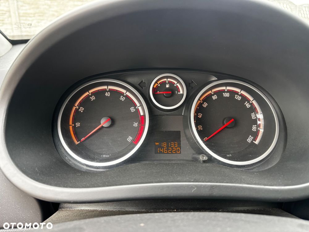 Opel Corsa 1.4 16V Cosmo - 9