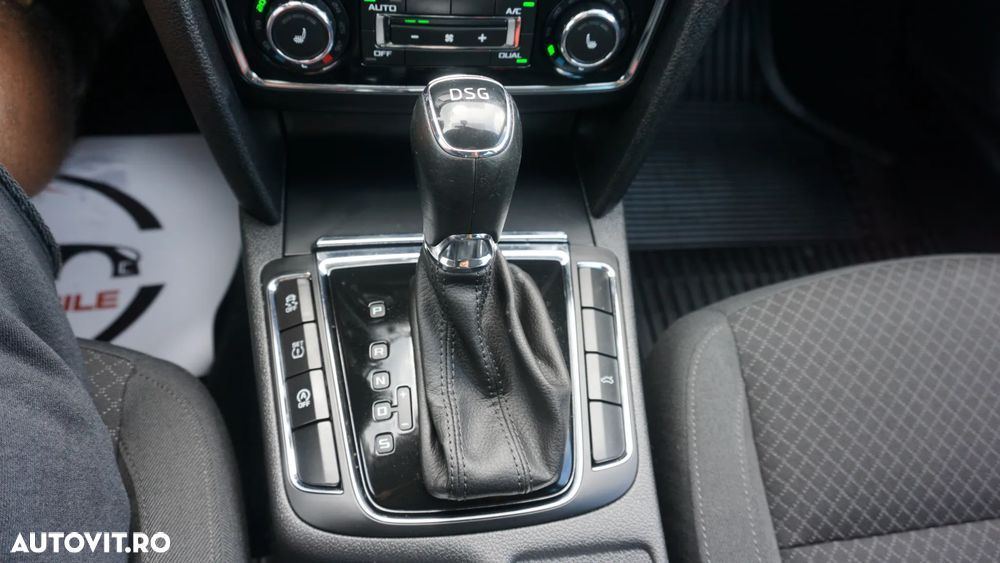 Skoda Superb 2.0 TDI Green tec DSG Elegance - 29