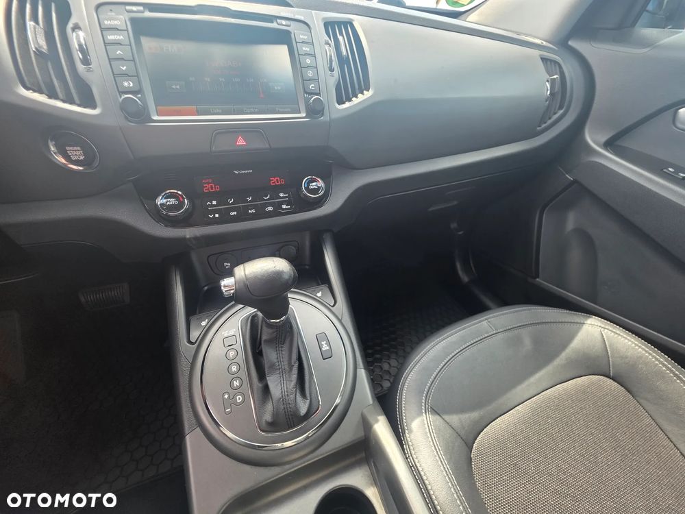 Kia Sportage 2.0 CRDI 4WD Automatik Dream-Team Edition - 11