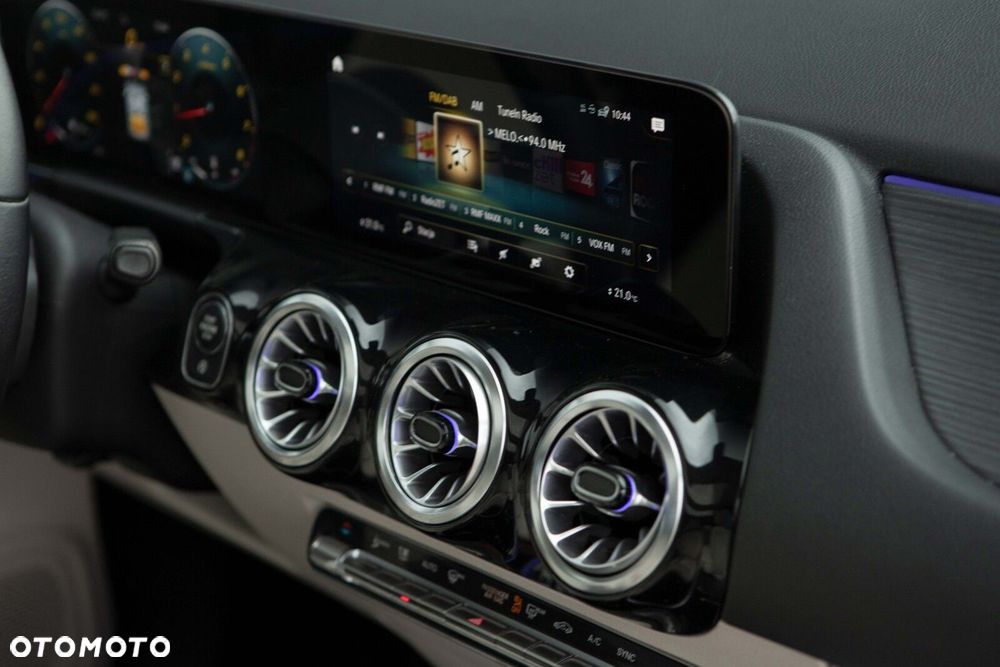 Mercedes-Benz GLA 200 mHEV Progressive 7G-DCT - 33