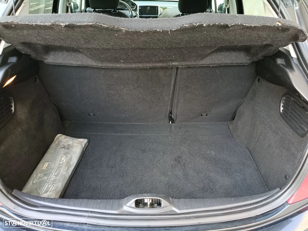 Peugeot 208 1.4 HDi SE Style - 7