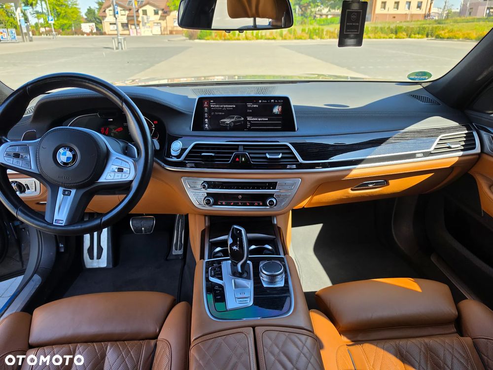 BMW Seria 7 740d xDrive mHEV - 11