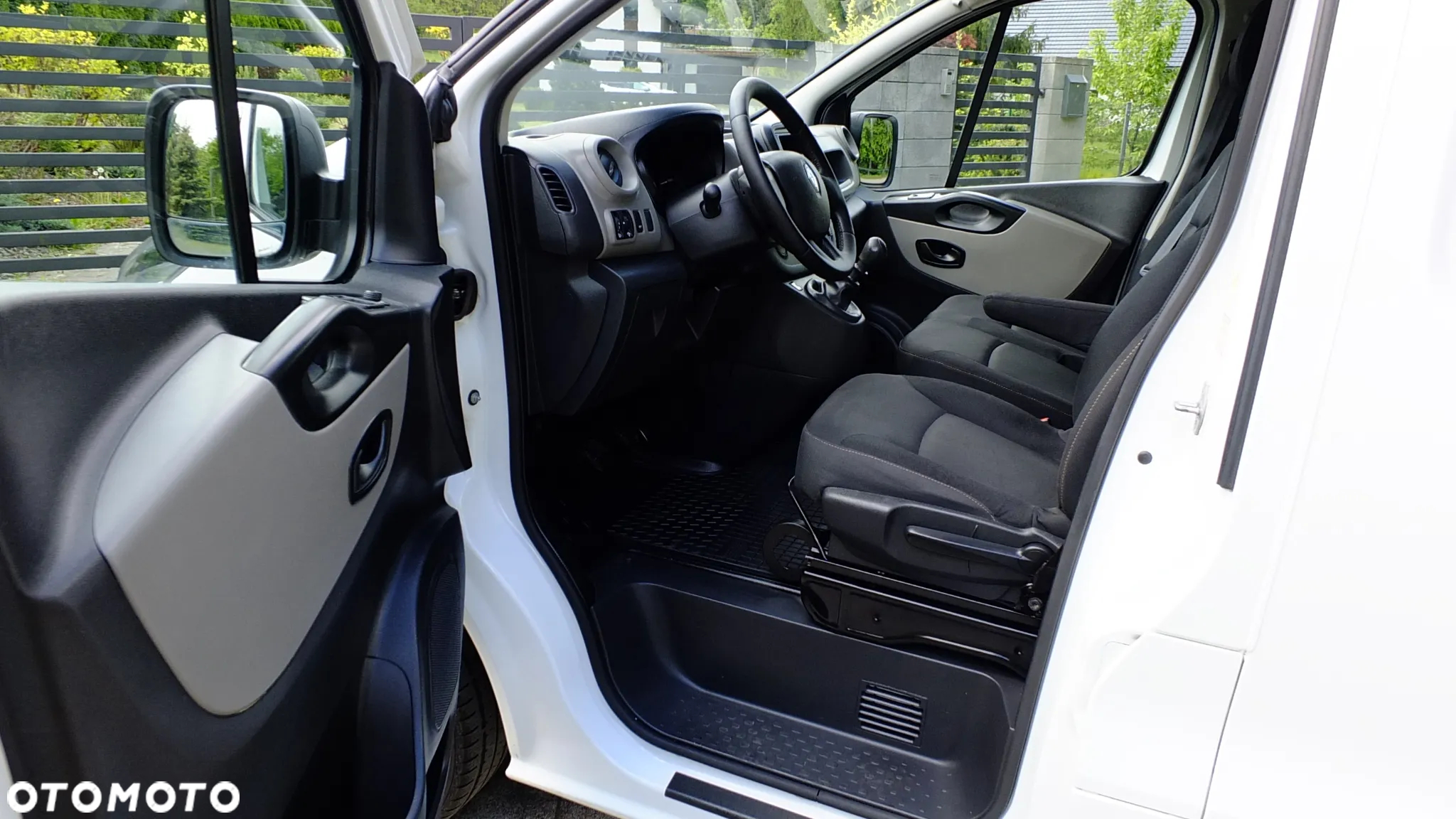 Renault Trafic - 10