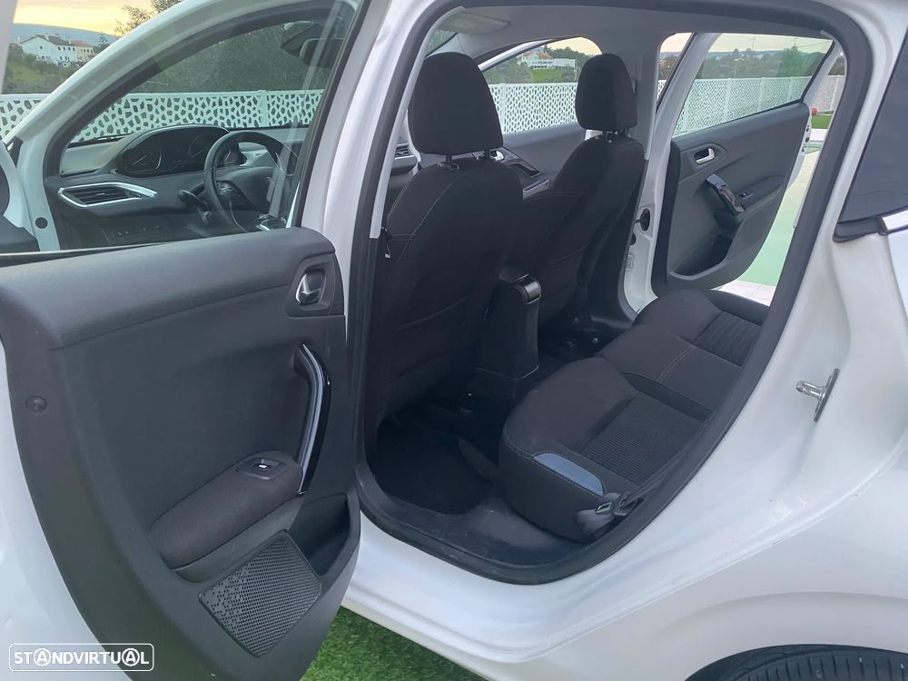 Peugeot 208 1.4 HDi Active - 9