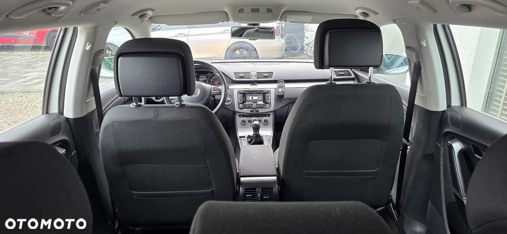 Volkswagen Passat 2.0 TDI Comfortline - 16