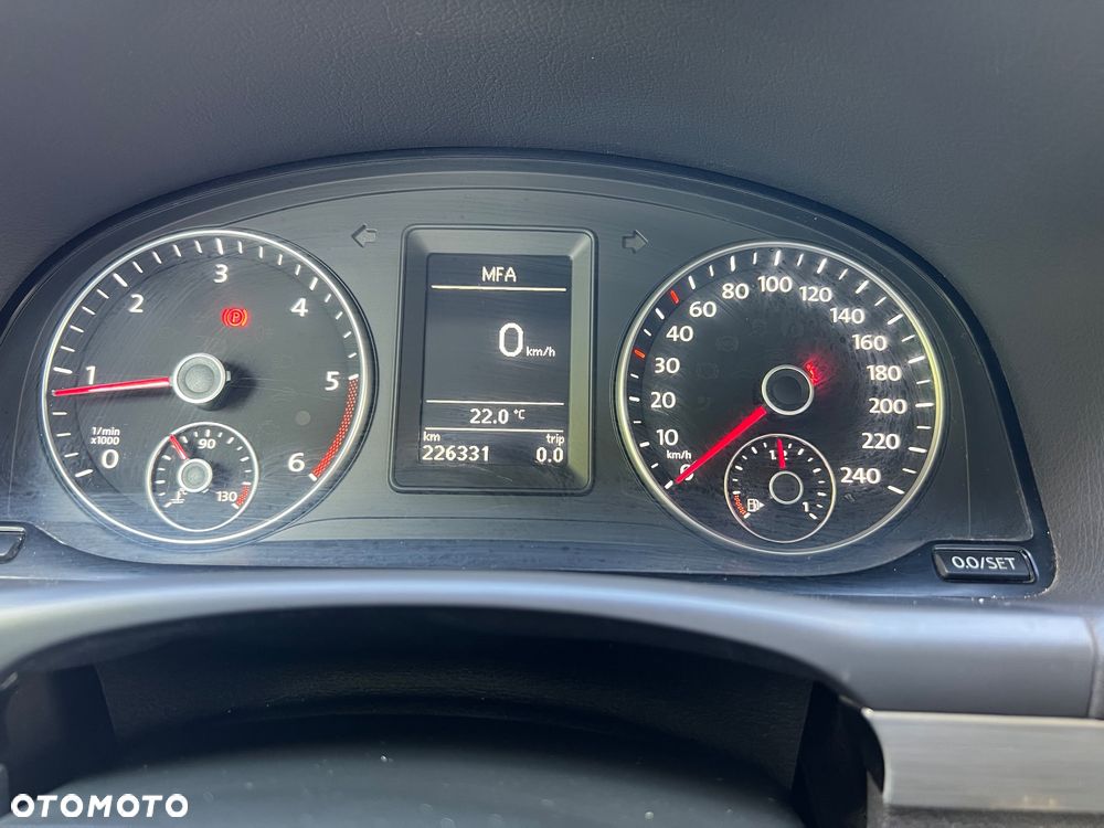 Volkswagen Touran 1.6 TDI SCR BlueMotion Technology Trendline - 10