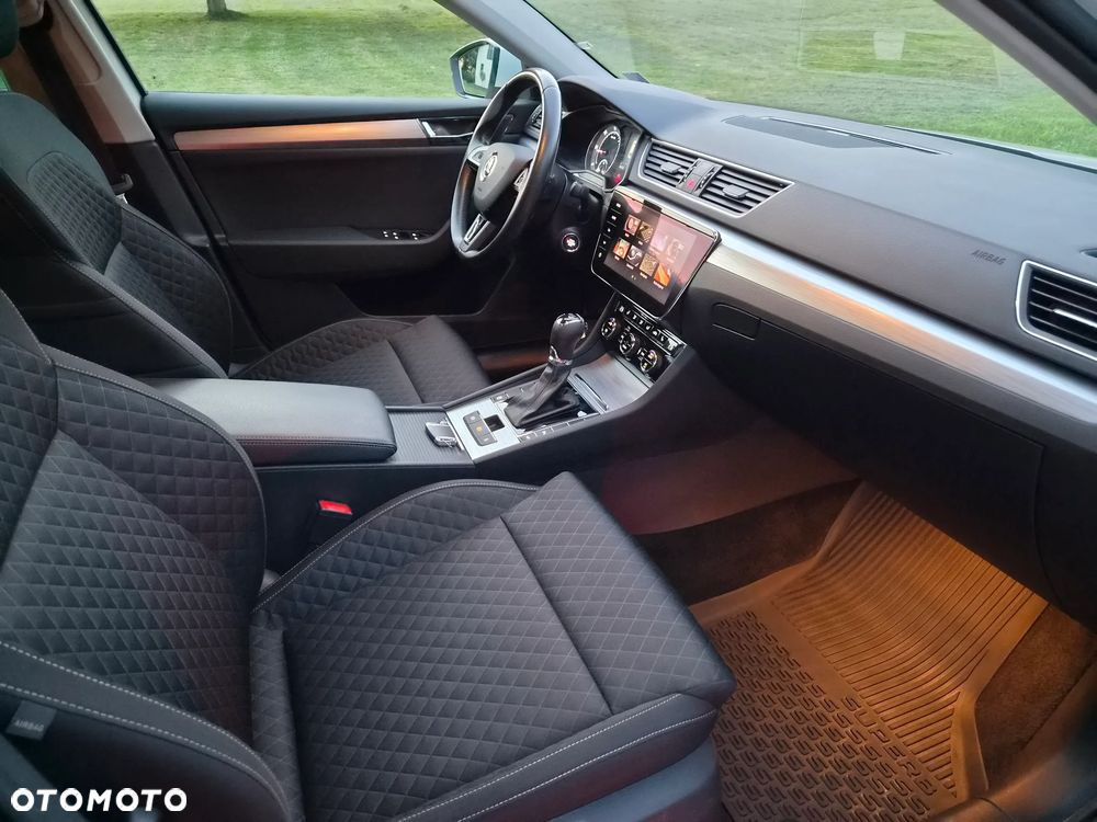 Skoda Superb 2.0 TDI DSG Ambition - 7