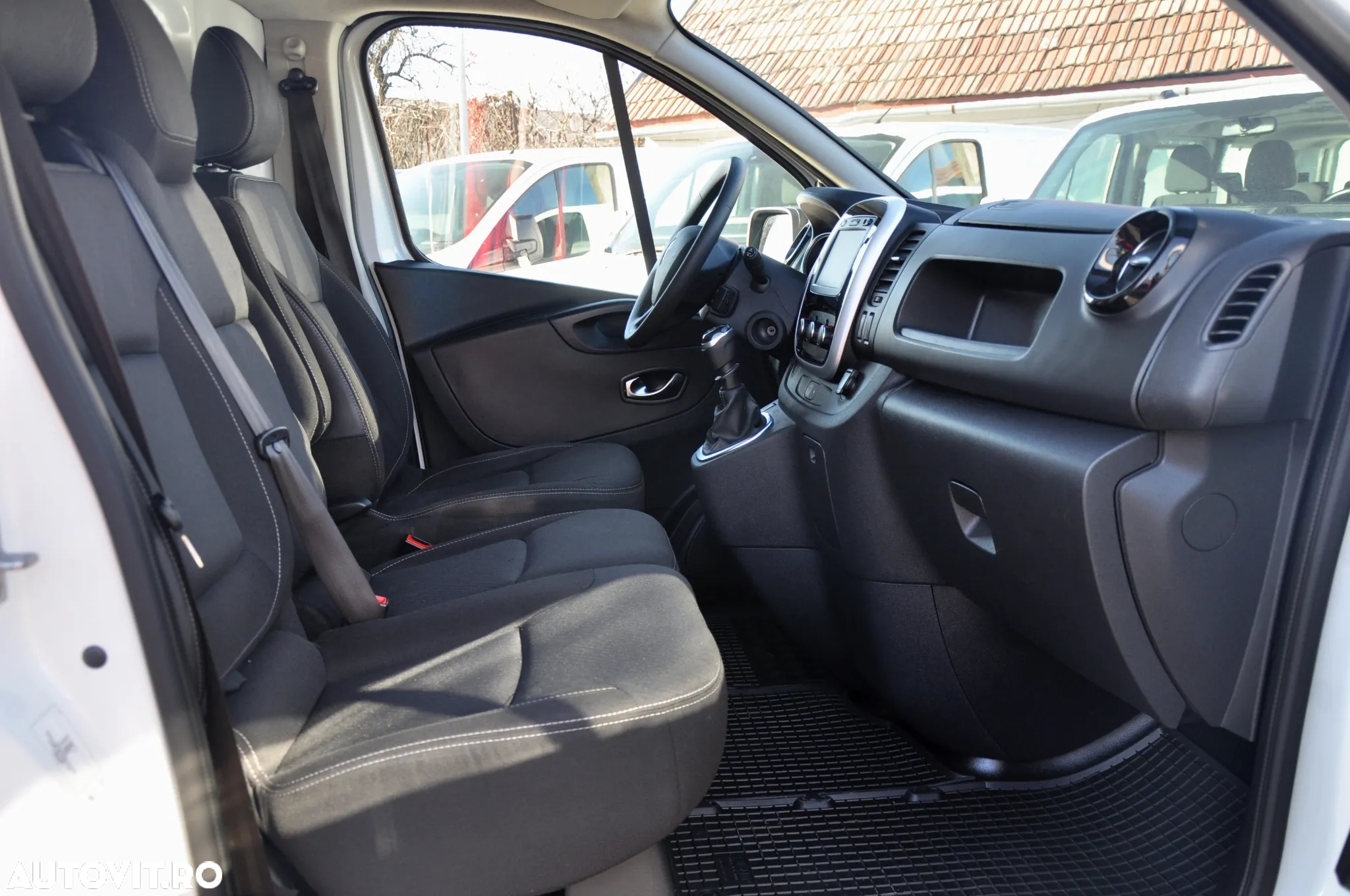Renault Trafic L2H1 Van - 14