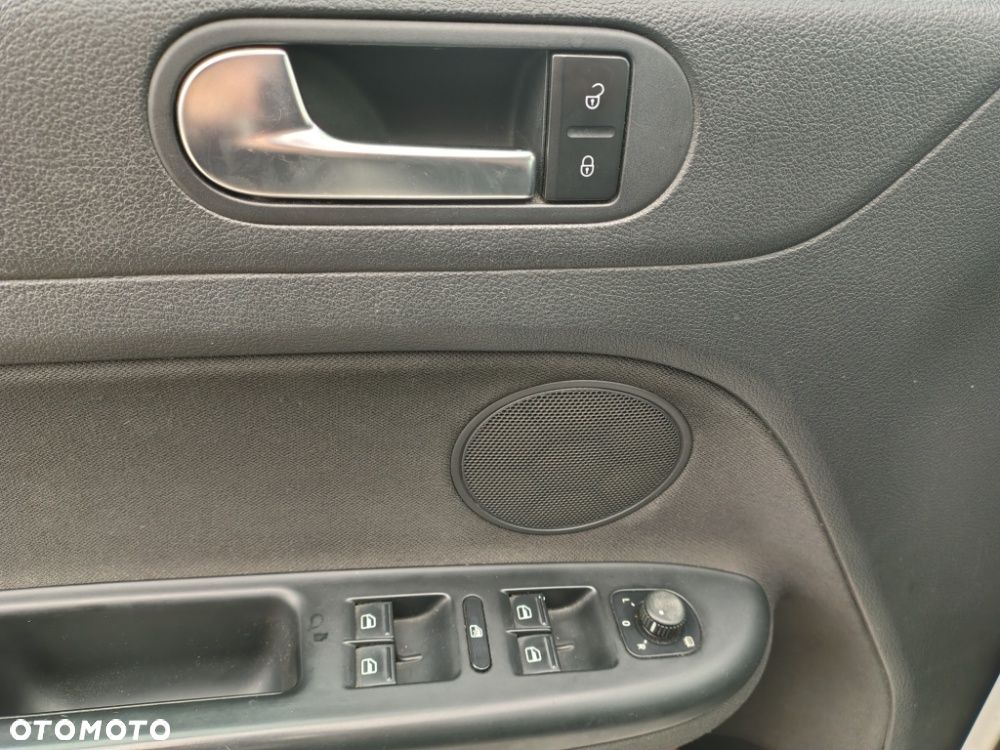 Volkswagen Golf Plus 1.6 TDI DPF BlueMotion Technology Comfortline - 14