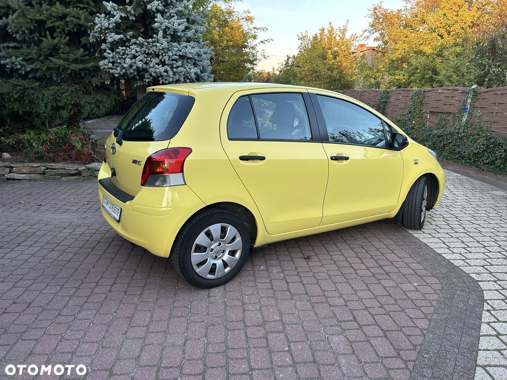 Toyota Yaris - 4