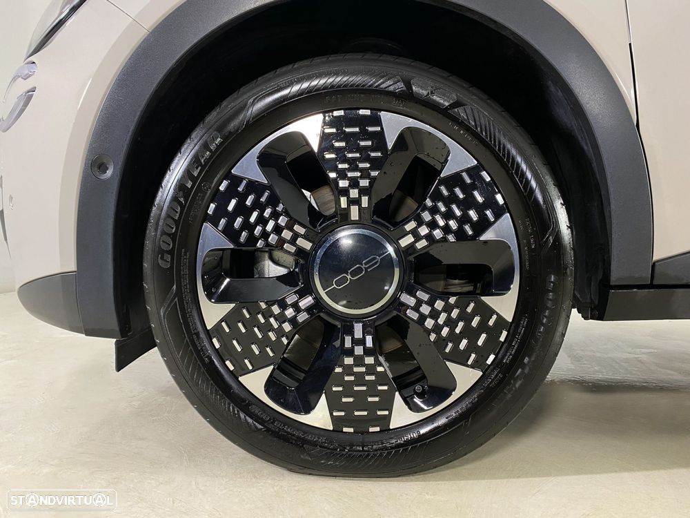 Fiat 600 HYBRID 125 Anos Edition - 24