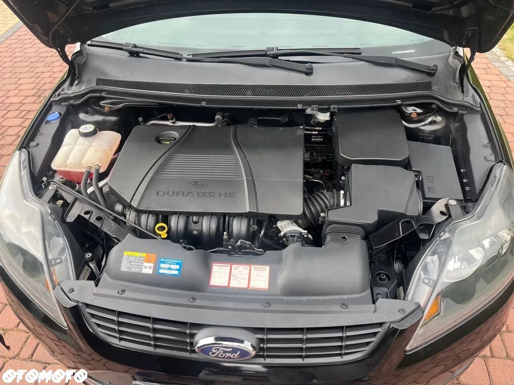 Ford Focus ver-coupe--cabriolet-2-0-16v-black-magic - 24
