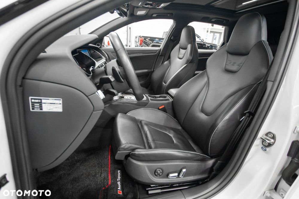 Audi RS4 Avant Avant S tronic - 20