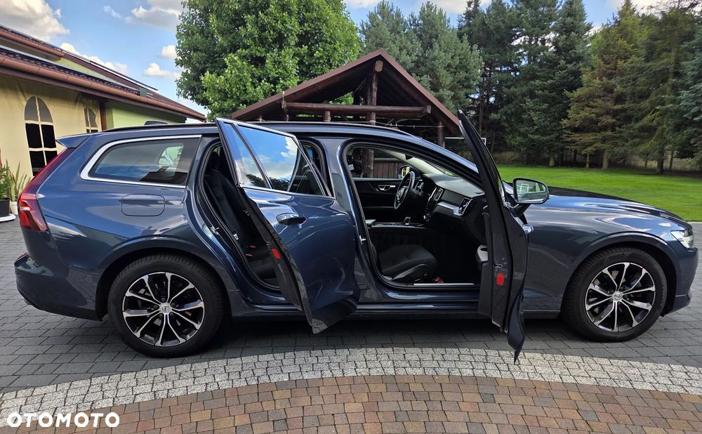 Volvo V60 B3 B DKG Momentum Pro - 14