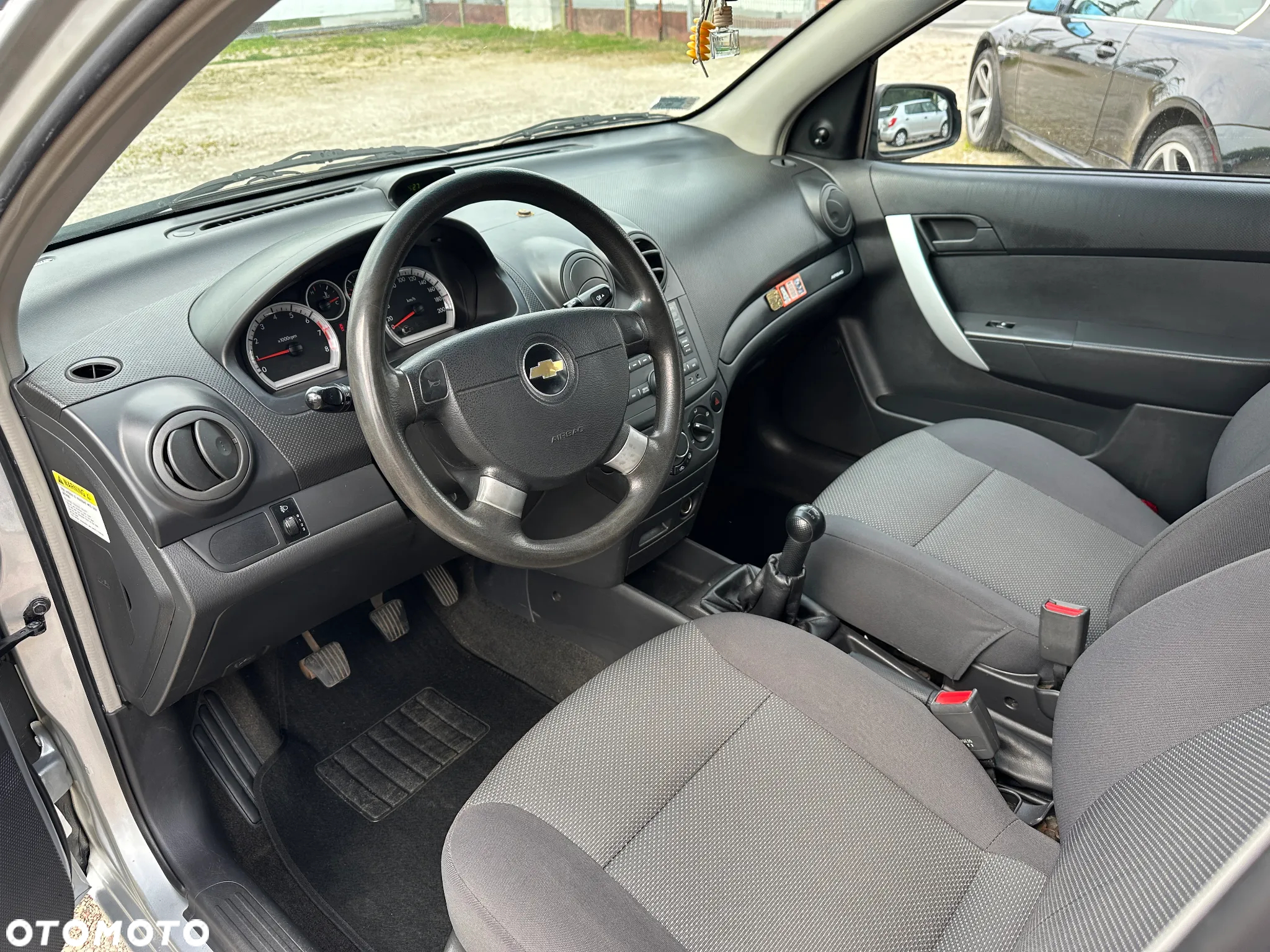 Chevrolet Aveo - 12
