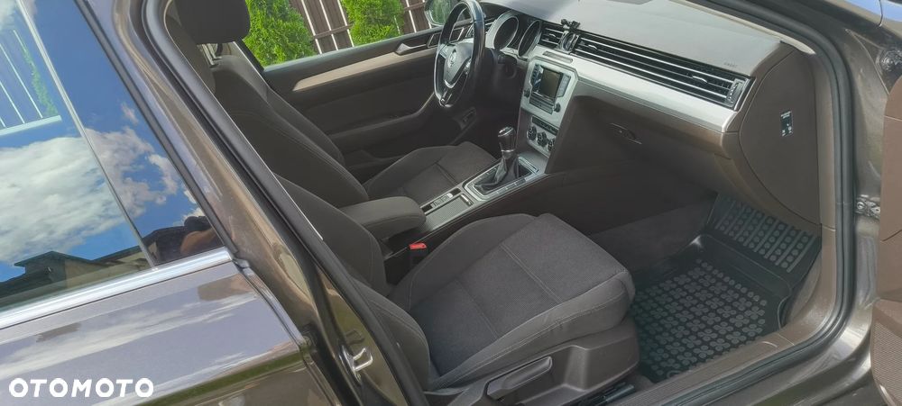 Volkswagen Passat 1.6 TDI BMT Comfortline - 8