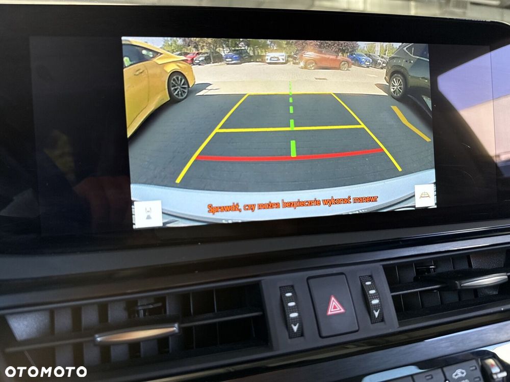 Lexus ES 300h Business Edition - 22