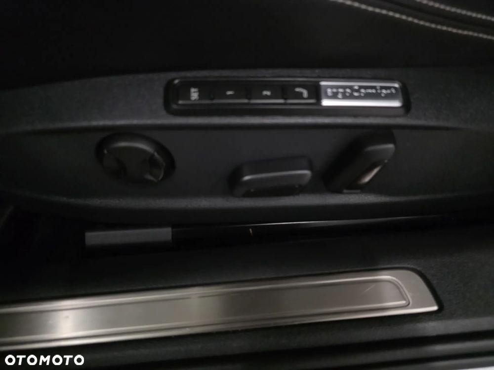 Volkswagen Passat - 20