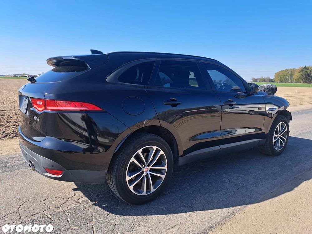 Jaguar F-Pace - 1