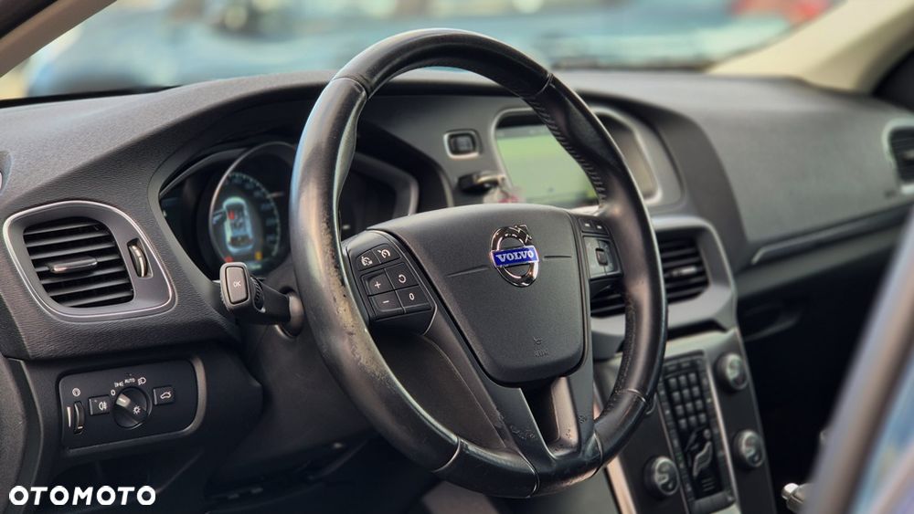 Volvo V40 T3 Momentum - 22