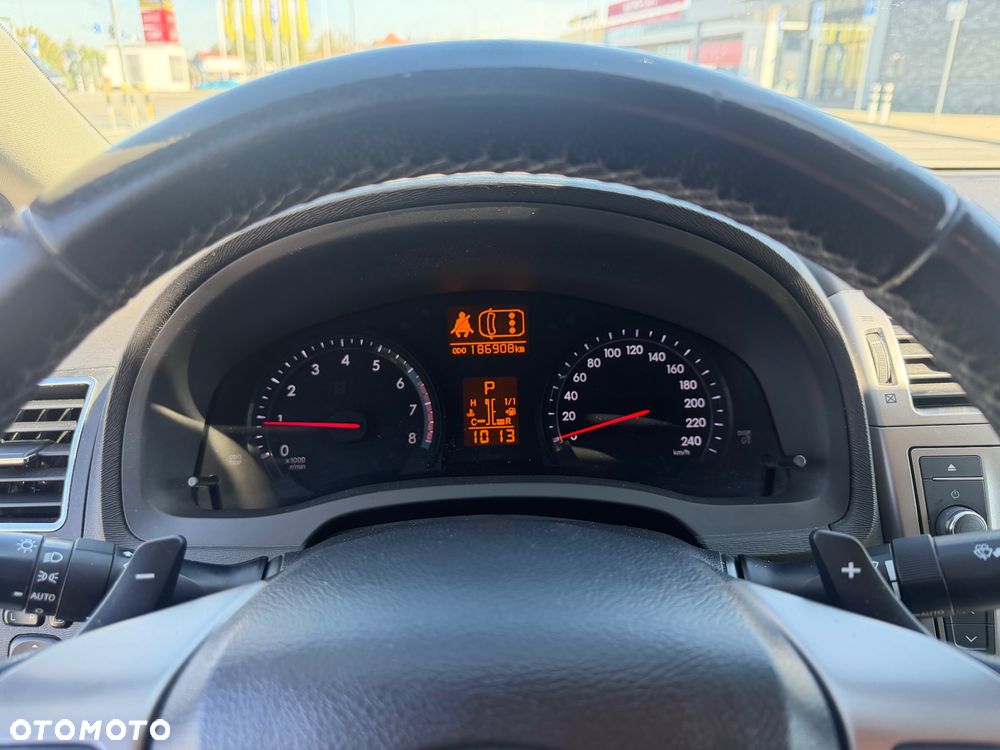 Toyota Avensis 2.0 Premium MS - 9
