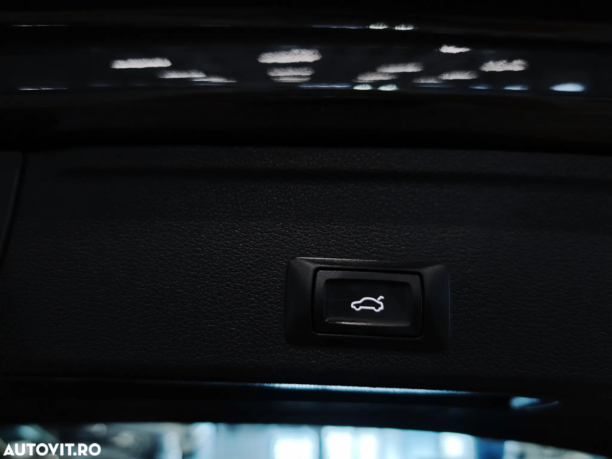 Audi A4 Avant 30 TDI S tronic - 32