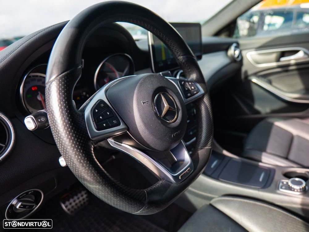 Mercedes-Benz CLA 220 d 7G-DCT AMG Line - 16