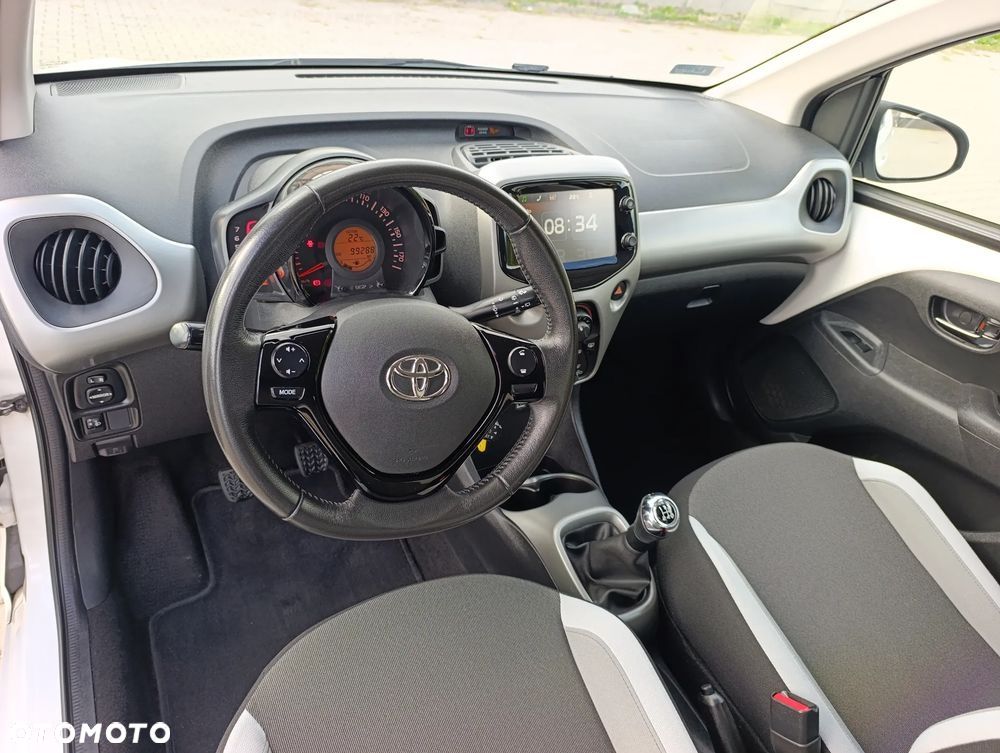 Toyota Aygo x-play - 14