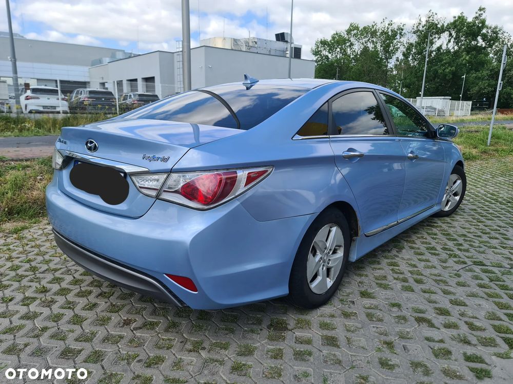 Hyundai Sonata - 4