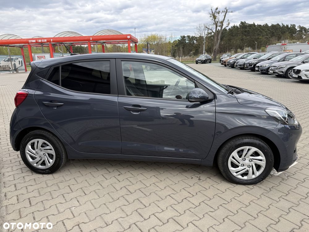 Hyundai i10 1.0 Fifa World Cup Edition - 9