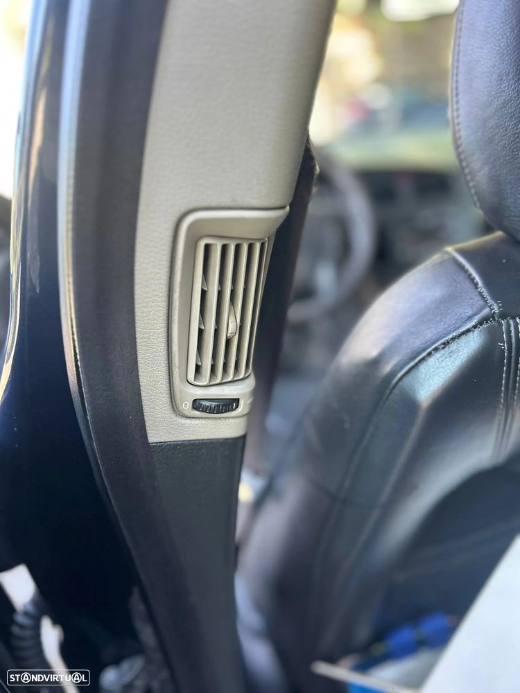 Volvo V70 2.0 T Nivel 3 - 24