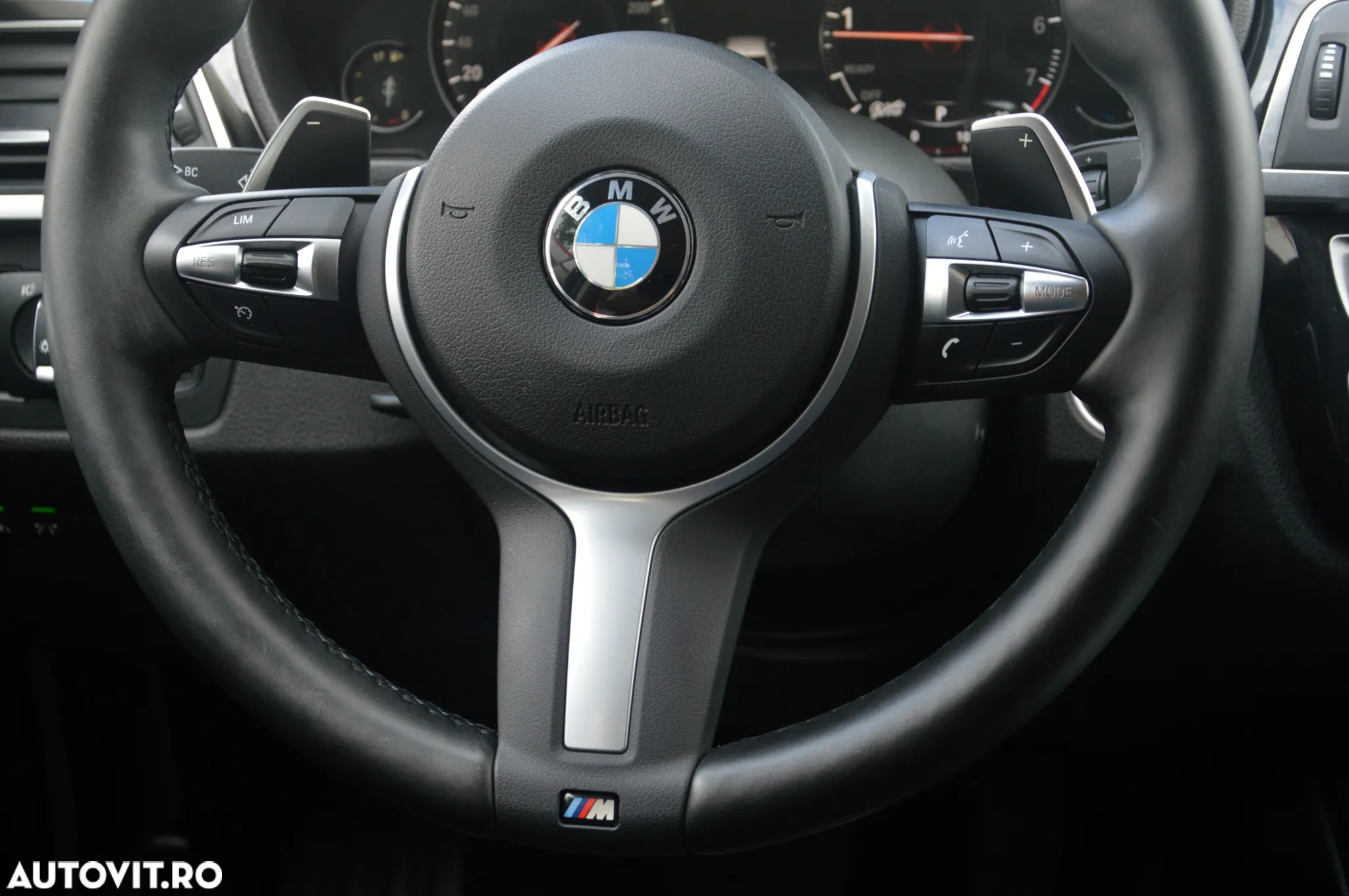 BMW Seria 3 320i xDrive AT - 24