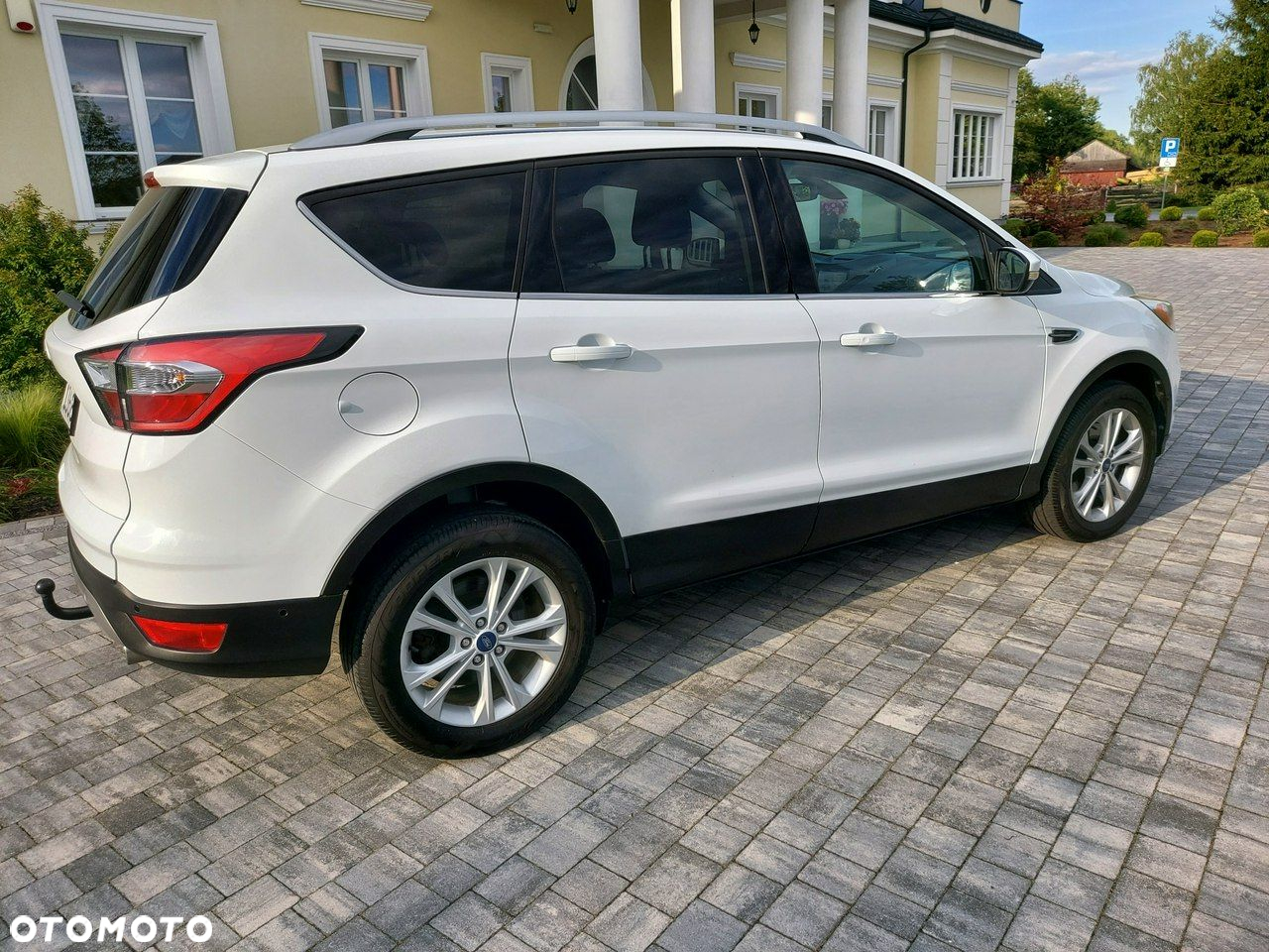 Ford Kuga - 10