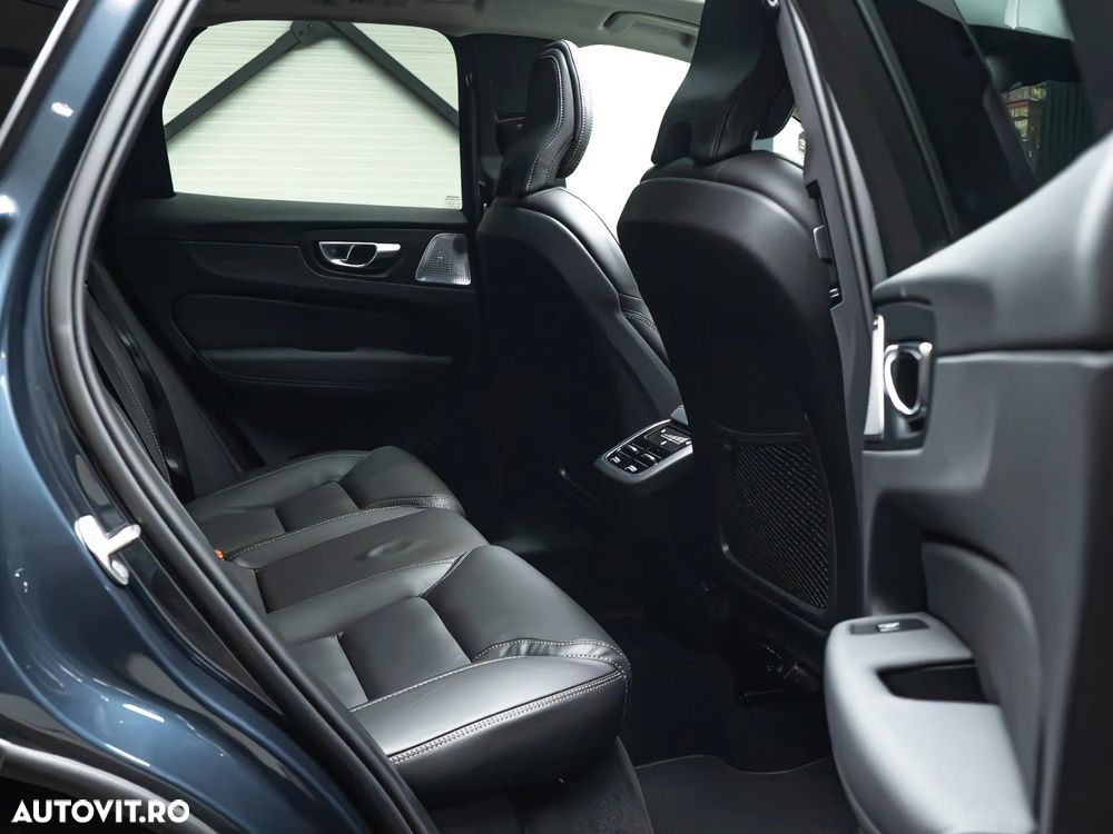 Volvo XC 60 B5 B AWD Ultimate Black Edition - 20