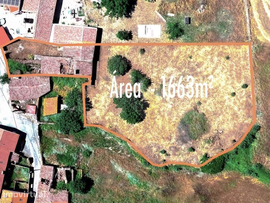 Moradia T3, em terreno de 1663 m² ,para reconstrução total, a 5 min... - Grande imagem: 3/22