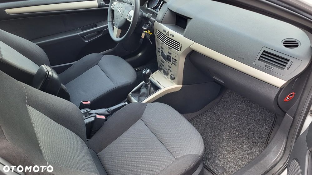 Opel Astra 1.6 Selection 110 Jahre - 12