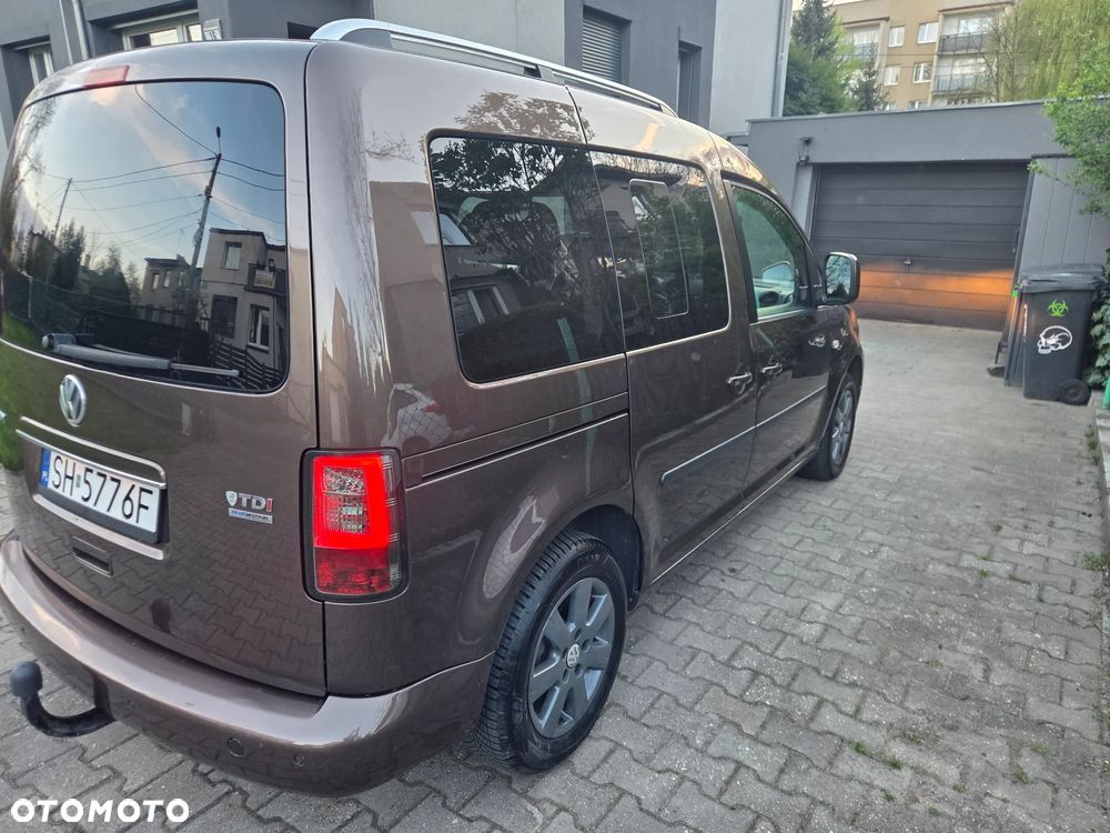 Volkswagen Caddy Highline DSG - 8