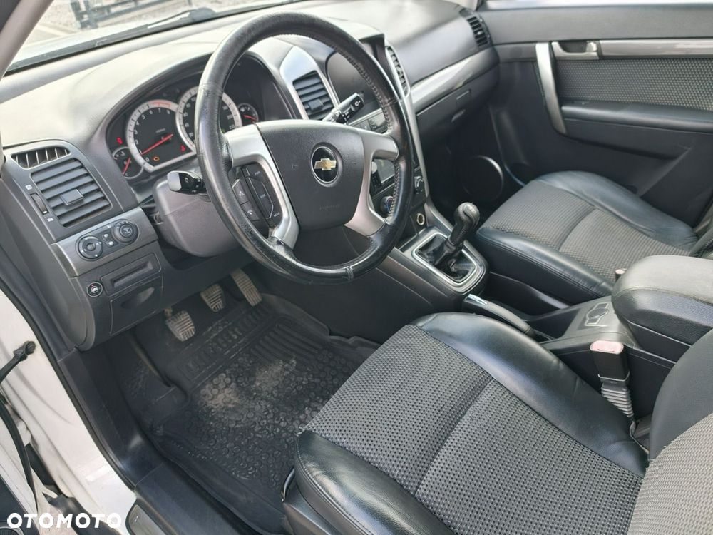 Chevrolet Captiva - 25