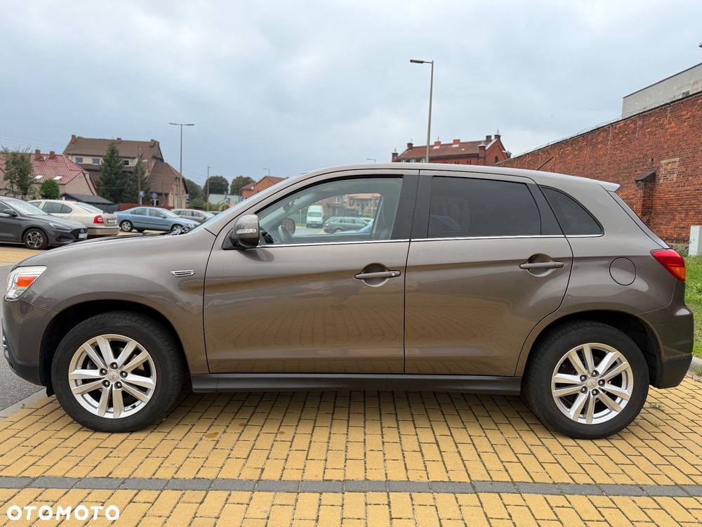 Mitsubishi ASX - 5