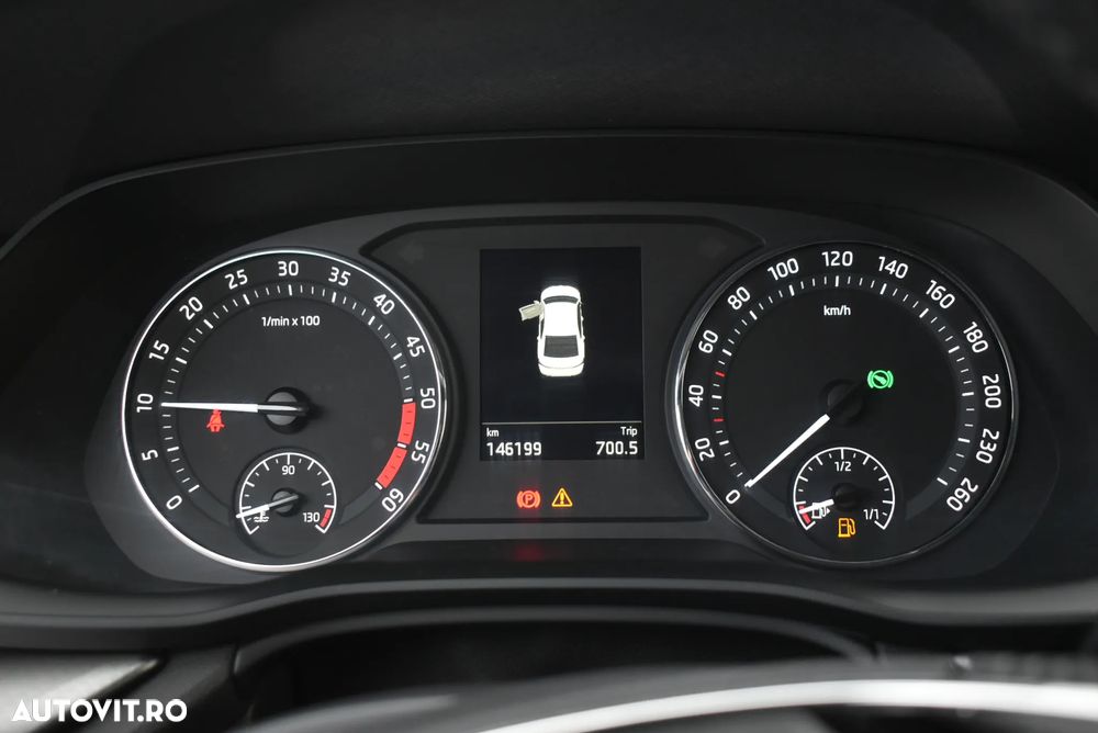 Skoda Octavia 2.0 TDI DSG Style - 11