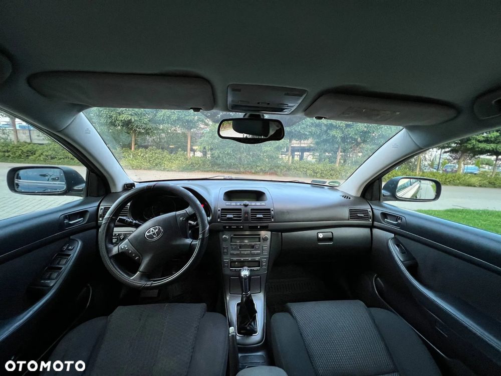 Toyota Avensis 2.0 D-4D High - 11