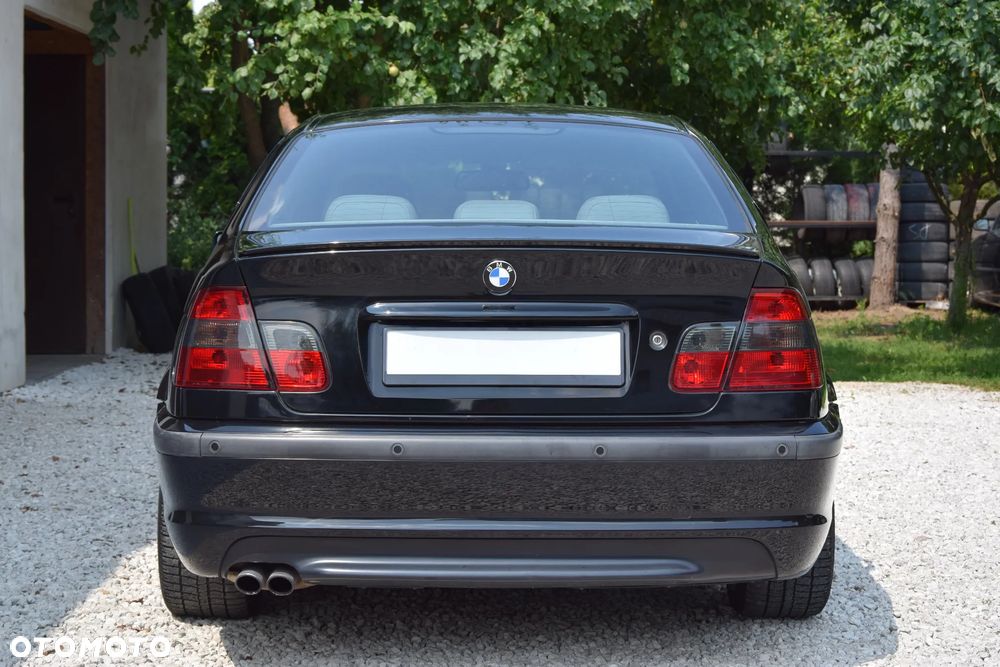 BMW Seria 3 325i Edition Sport - 6
