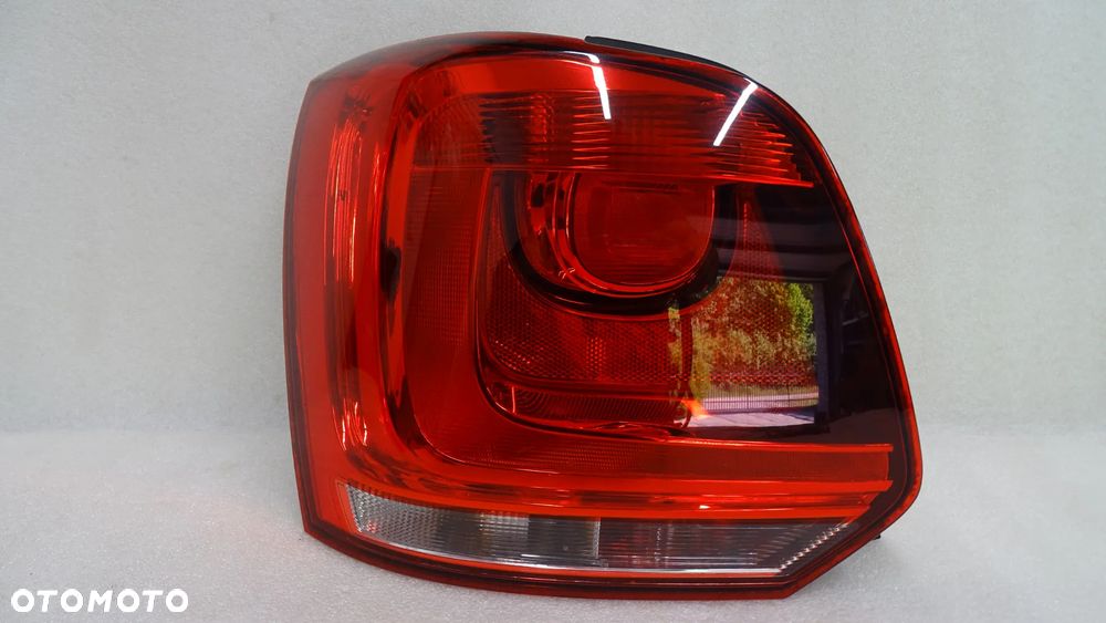 VW POLO 6R0 - lampa tylna lewa - 1