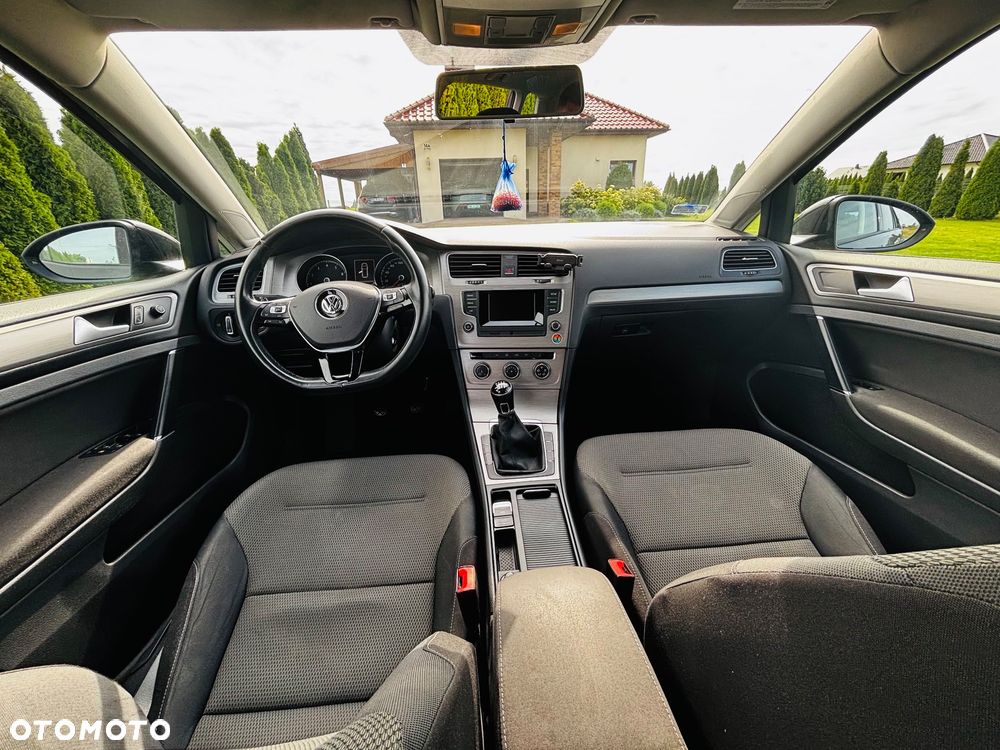 Volkswagen Golf - 11