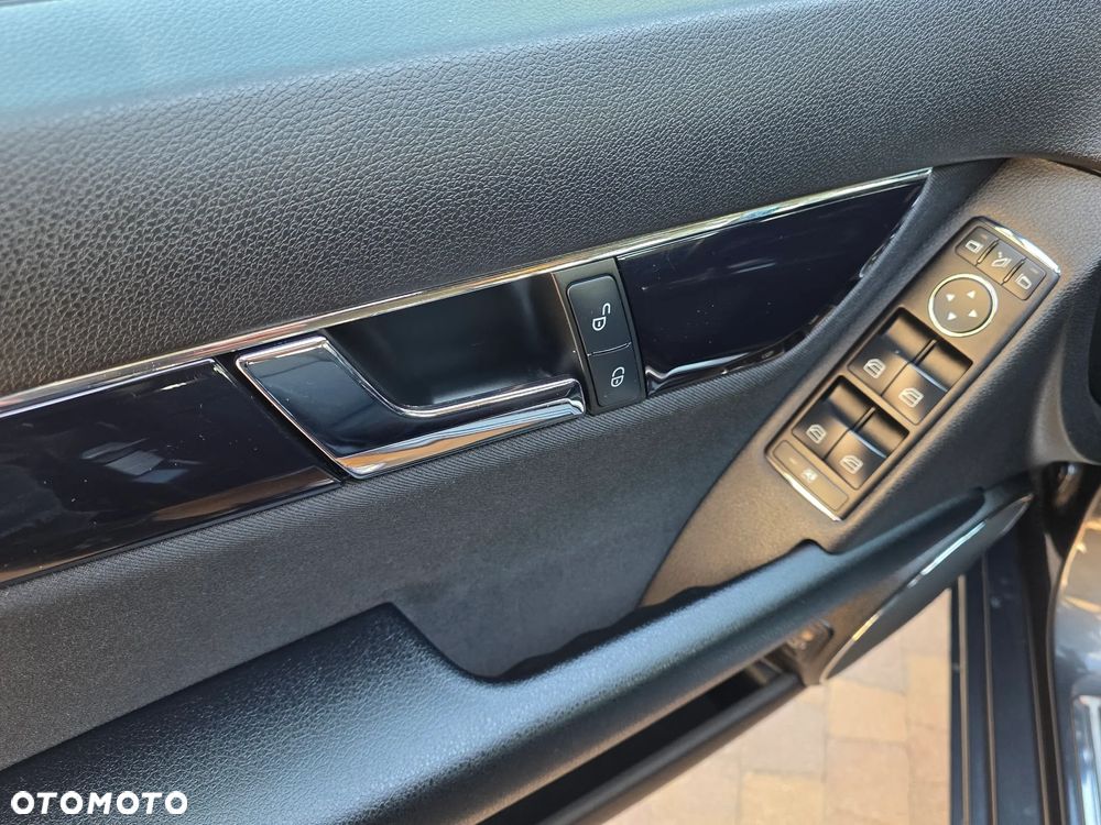 Mercedes-Benz Klasa C 200 Kompressor Elegance - 31