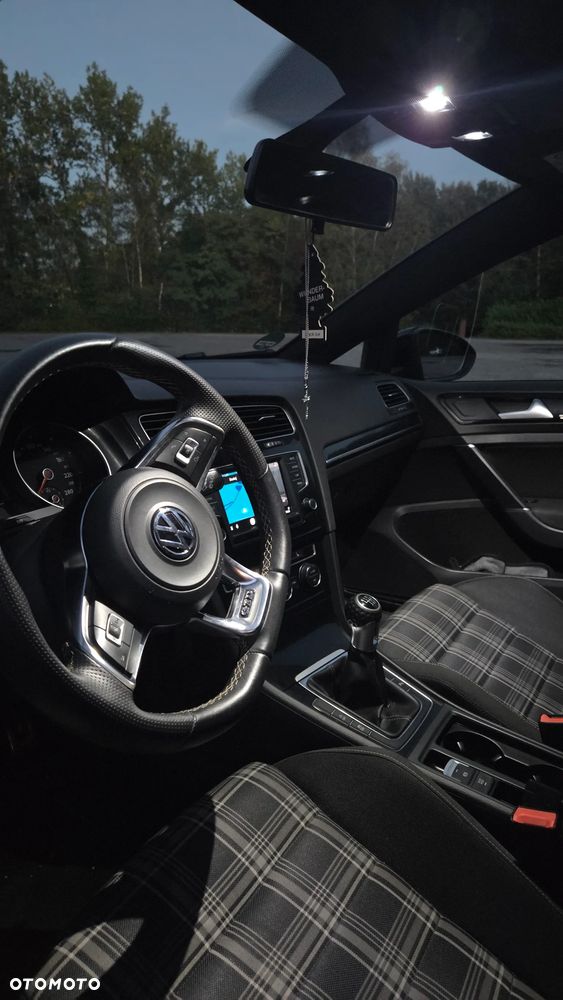 Volkswagen Golf 2.0 TDI BMT GTD - 12